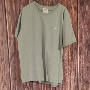 Nike Men's Green Short Sleeve Tee